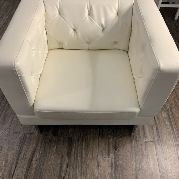 Two piece sofas - Picture 4 of 15